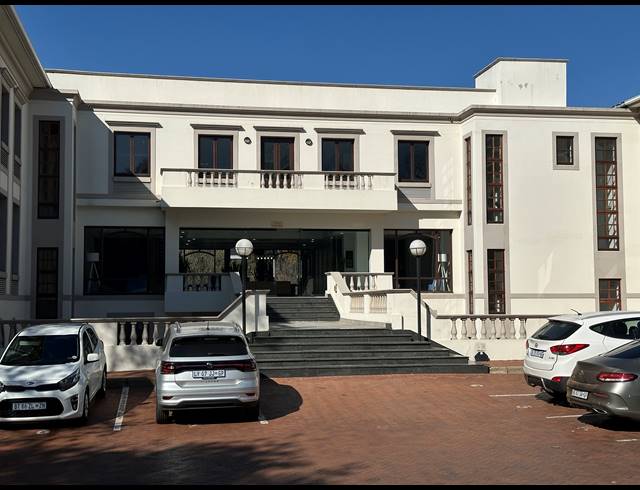 1,315M² OFFICE TO LET IN SANDTON CENTRAL